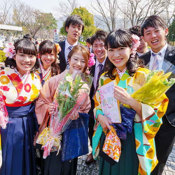 17年度 卒業式 あふれんばかりのメッセージを胸に 京都大学のリアルを紹介 ザッツ 京大 17年度 卒業式 あふれんばかりのメッセージを胸に 京都大学のリアルを紹介 ザッツ 京大